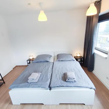 Apartamento Alfa 4zw Lage Berliner Platz Max 8 Personen Netflix Kueche Wm L 4br 7 Beds 8 People L Fully Equipped Kitchen & Bathroom *