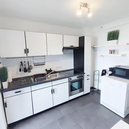 Alfa 4zw Lage Berliner Platz Max 8 Personen Netflix Kueche Wm L 4br 7 Beds 8 People L Fully Equipped Kitchen & Bathroom Apartamento Estugarda