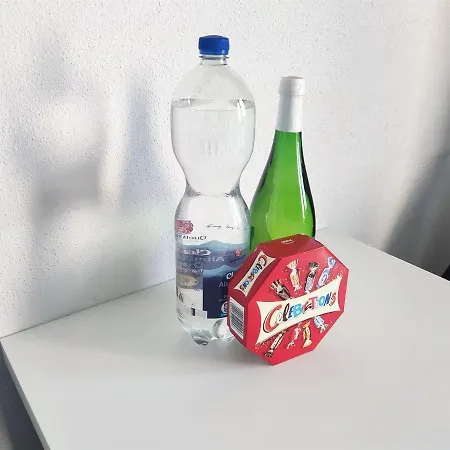 Alfa 4zw Lage Berliner Platz Max 8 Personen Netflix Kueche Wm L 4br 7 Beds 8 People L Fully Equipped Kitchen & Bathroom