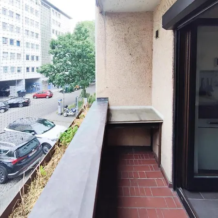 Alfa 4zw Lage Berliner Platz Max 8 Personen Netflix Kueche Wm L 4br 7 Beds 8 People L Fully Equipped Kitchen & Bathroom * 斯图加特