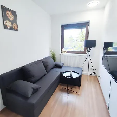 Alfa 4zw Lage Berliner Platz Max 8 Personen Netflix Kueche Wm L 4br 7 Beds 8 People L Fully Equipped Kitchen & Bathroom 公寓 斯图加特