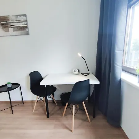 Alfa 4zw Lage Berliner Platz Max 8 Personen Netflix Kueche Wm L 4br 7 Beds 8 People L Fully Equipped Kitchen & Bathroom