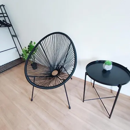 Alfa 4zw Lage Berliner Platz Max 8 Personen Netflix Kueche Wm L 4br 7 Beds 8 People L Fully Equipped Kitchen & Bathroom Daire *